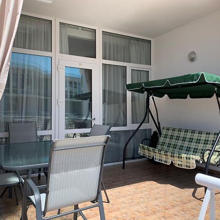 Town-House Golden Bugaz Διαμέρισμα Karolino-Buhaz Εξωτερικό φωτογραφία