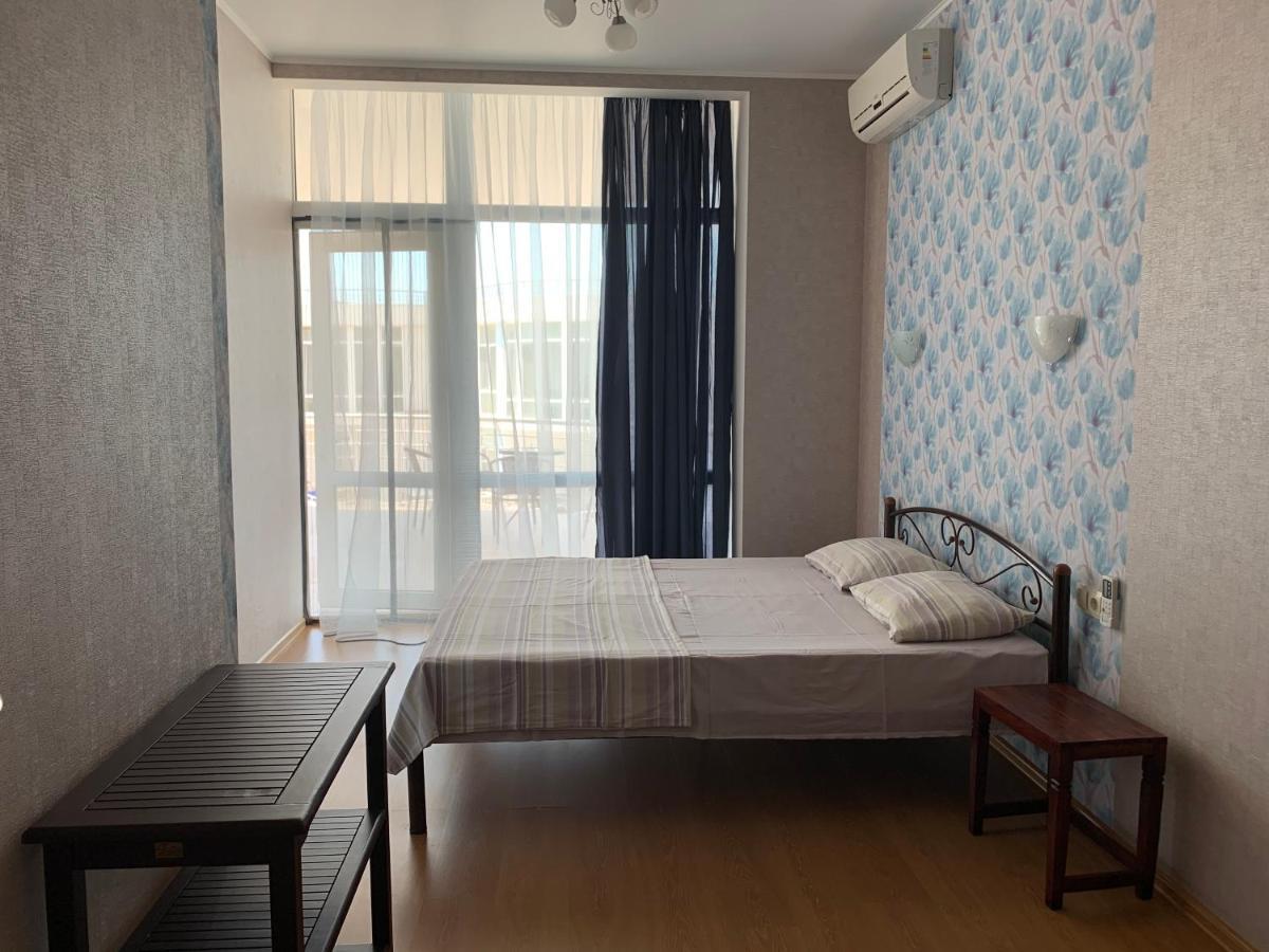 Town-House Golden Bugaz Διαμέρισμα Karolino-Buhaz Εξωτερικό φωτογραφία