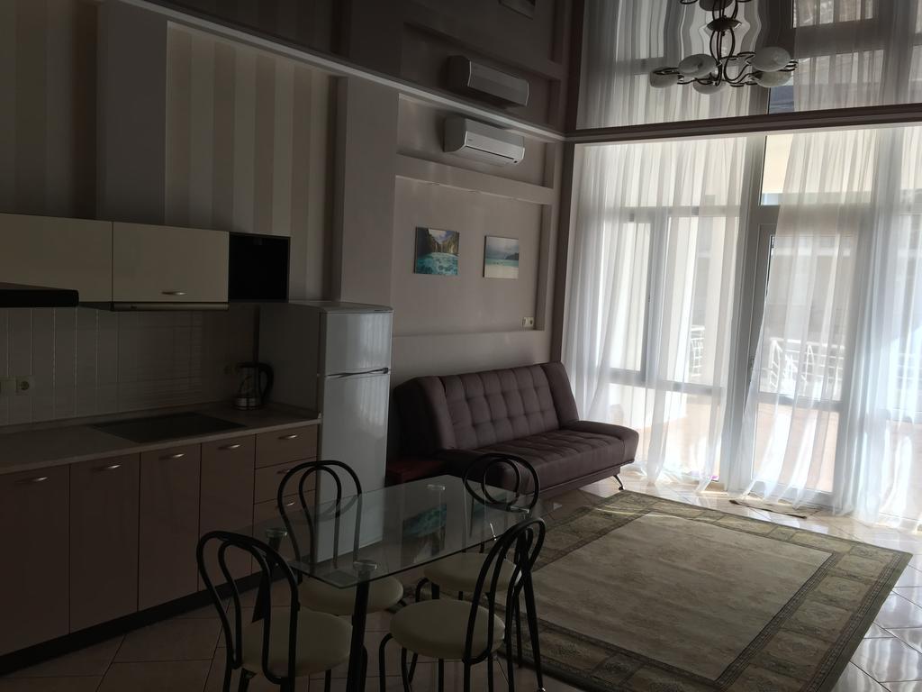 Town-House Golden Bugaz Διαμέρισμα Karolino-Buhaz Εξωτερικό φωτογραφία