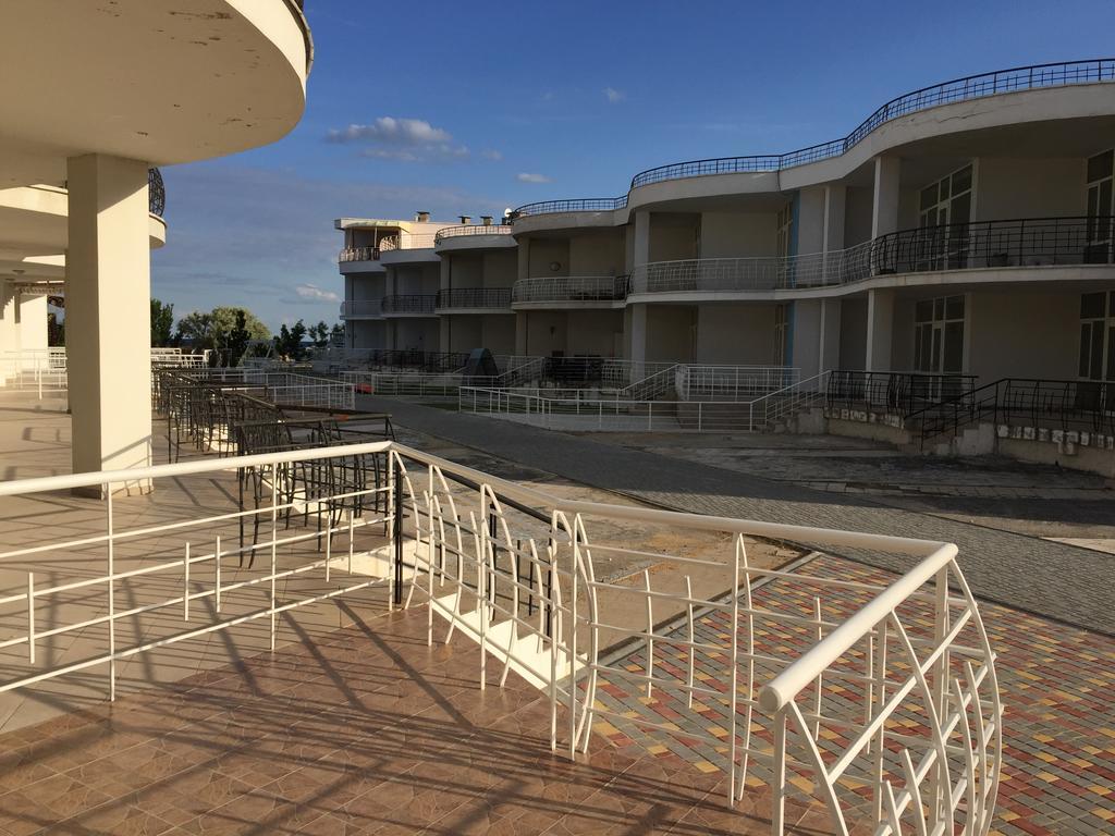 Town-House Golden Bugaz Διαμέρισμα Karolino-Buhaz Εξωτερικό φωτογραφία