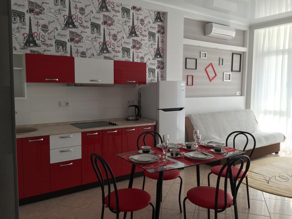 Town-House Golden Bugaz Διαμέρισμα Karolino-Buhaz Εξωτερικό φωτογραφία